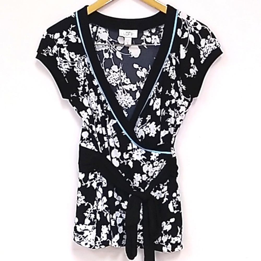 Loft top size small, black & white